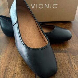 NWT Vionic Women's Orinda Flats